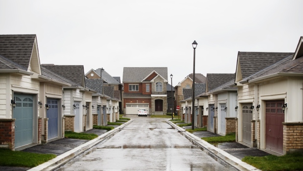 Some Canadian mortgage holders extending amortization periods by more than double: Expert