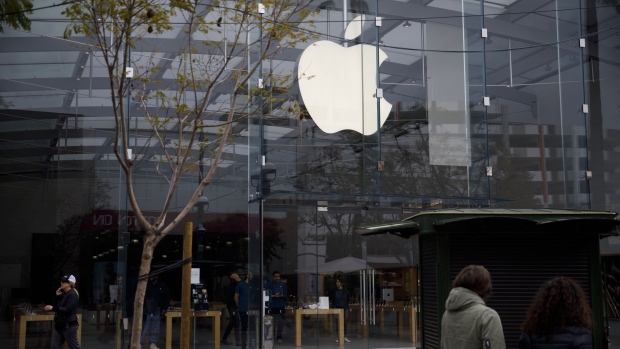 Apple Shuts Down its 53 Stores in California Amid COVID-19 Resurgence