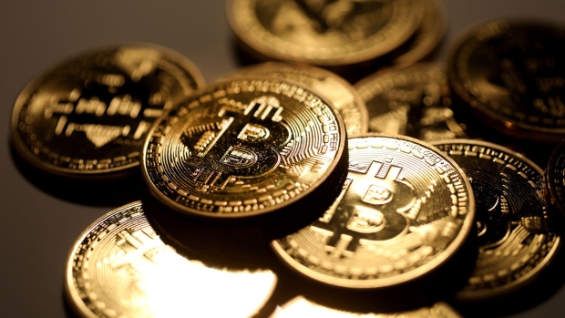 Atsiranda du nauji Bitcoin mainai: JAV pagrįsti CoinX ir Kanados Satoshi saugykla