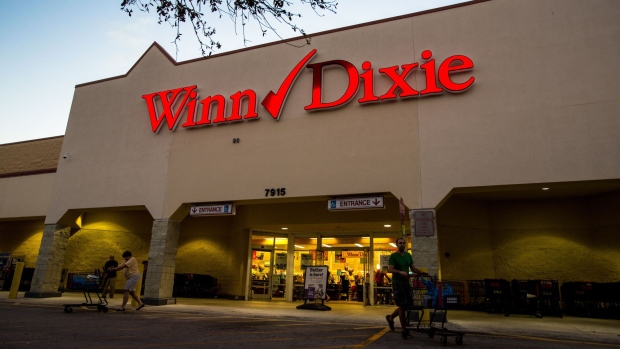 Winn-Dixie Rescue Pays Off for Fidelity and AllianceBernstein - BNN Bloomberg