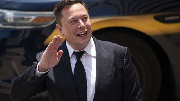 Musk passes Tesla sale halfway point with US$9.9B cashed in