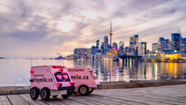 Company behind pink delivery robots to temporarily pull devices off Toronto sidewalks