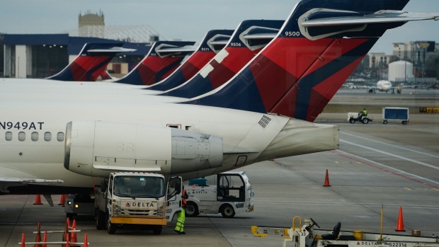 Delta Air still sees 2022 profit even as COVID slows recovery