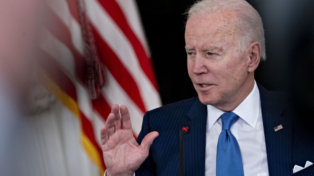 Biden cranks up volume on Ukraine with public pressure on Putin