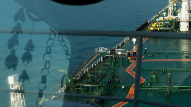 Oil steadies as U.S. stockpiles shrink, Iran diplomacy in focus