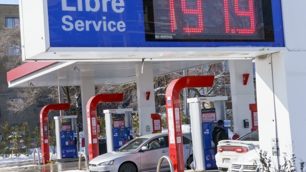 Gasoline prices to keep climbing, in spite of crude oil pullback