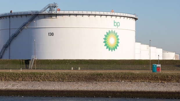BP sells oil sands to Cenovus, buys stake in offshore project