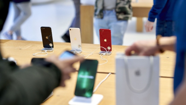 Apple narrowly tops estimates as iPhone fares better than feared
