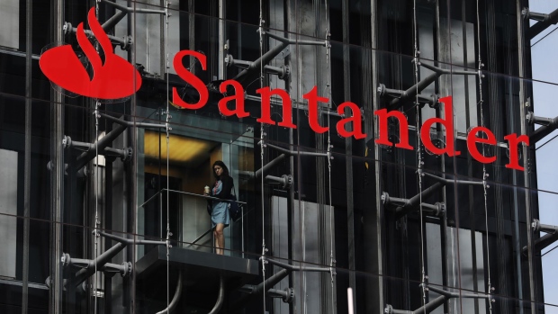 An employee travels in a lift at the offices of Banco Santander SA in London, U.K., on Tuesday, Aug. 15, 2017. Banco Santander, Spain’s biggest lender, has bought minority stakes in three financial-technology firms as Chairman Ana Botin makes machine learning a hallmark of her growth plan.