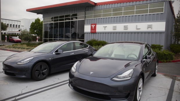 The Daily Chase: Tesla battles shipping constraints; BMO warns of economic slowdown