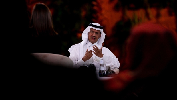 قال وزير النفط السعودي إن أوبك + ستظل حذرة بشأن الإنتاج