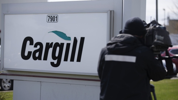 Cargill names Sikes CEO as MacLennan takes new role