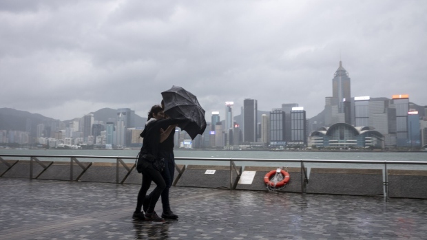 Best Times to Visit Hong Kong 2023/2024 & Typhoon Season