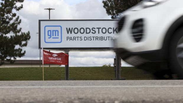 Canadian autoworkers ratify new contract with General Motors, leaving only Stellantis without deal