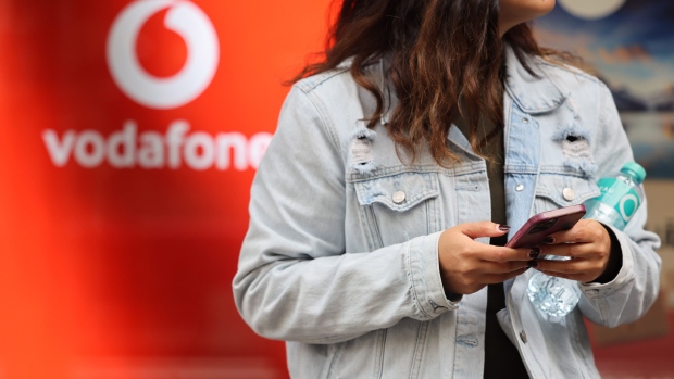Vodafone Beats Second Quarter Sales Growth, Reiterates Outlook