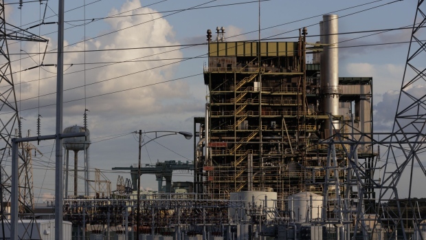 Biden EPA Narrows Power-Plant Rule With Plan For Later Curbs on US Gas Fleet - BNN Bloomberg