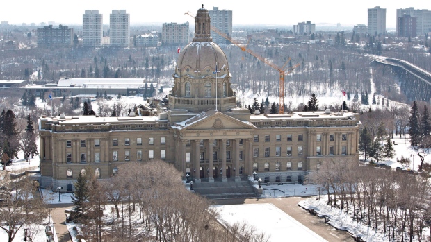 Alberta amending tax rules to offer $5,000 incentive to out-of-province workers