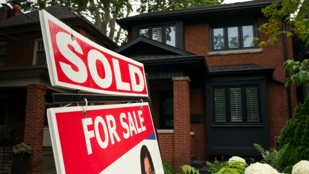 Buyers and sellers face a 'standoff' in the spring real estate market: economist