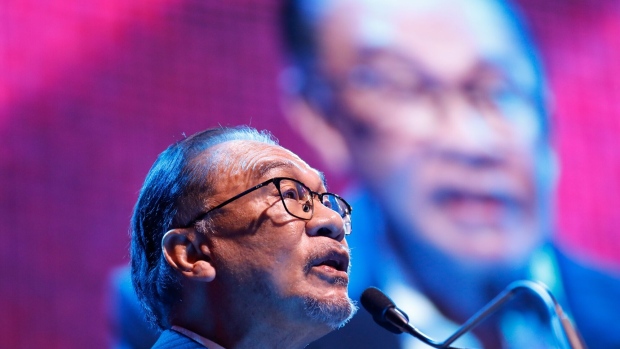 马来西亚总理安瓦尔的执政集团在补选中保住席位 – BNN Bloomberg