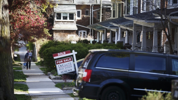 Toronto housing euphoria fades as sales slump in July - BNN