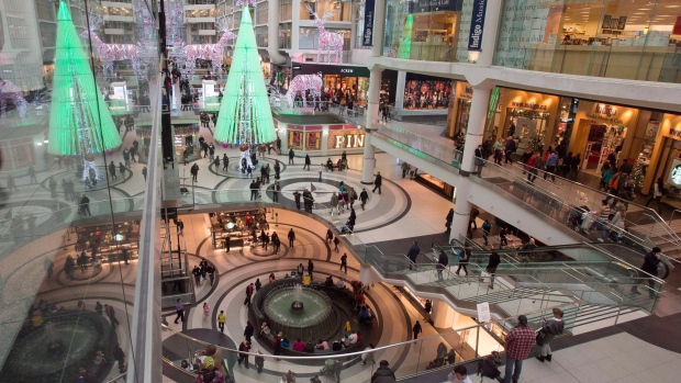 Eaton Centre holiday shoppers 