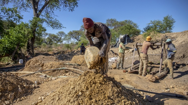 November 10, 2018: An artisanal miner holds a small ball of gold at Ngaka, Umguza district in Matabeleland North province 484 kms from Zimbabwes capital city, Harare. According to Zimbabwe National Statistics, mining accounts for 50% of the countrys forex earnings. Photo: Cynthia R Matonhodze for Bloomberg. Photographer: Cynthia Matonhodze/Bloomberg