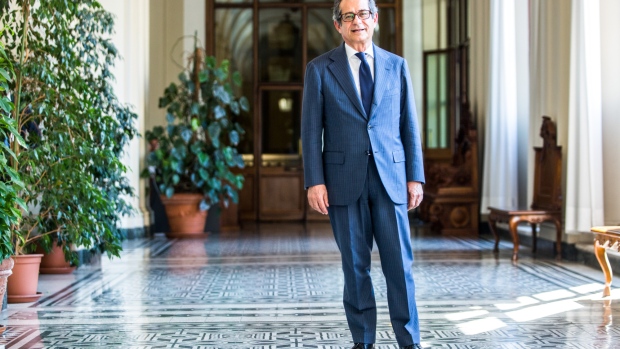 Giovanni Tria, Italy's finance minister, left, and Ignazio Visco, governor of the Bank of Italy, arrive at a World Savings Day event in Rome, Italy, on Wednesday, Oct. 31, 2018. Italy’s central bank governor and Tria publicly sparred over the populist government’s plan to solve chronic low growth by boosting spending. Photographer: Alessia Pierdomenico/Bloomberg