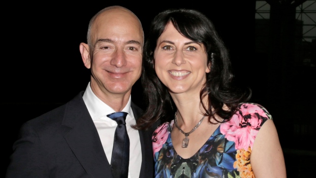 Mackenzie Bezos, Jeff Bezos