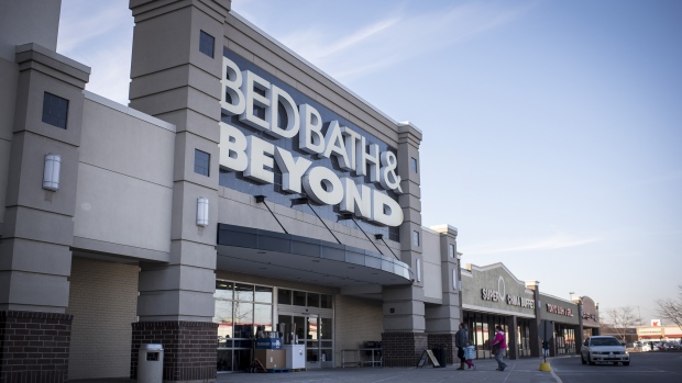 Shoppers arrive at a Bed Bath & Beyond Inc. store in Norridge, Illinois, U.S., on Saturday, Dec. 16, 2017. 