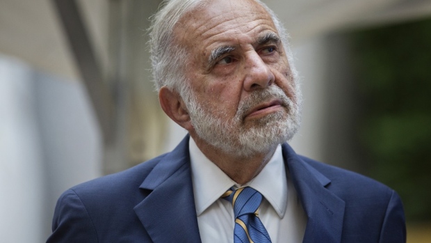 Billionaire activist investor Carl Icahn attends the Leveraged Finance Fights Melanoma charity event in New York, U.S., on Tuesday, May 19, 2015. Lyft Inc. is worth more than its recent $2 billion valuation, based on the $50 billion value of larger car-hailing rival Uber Technologies Inc., Icahn said, after he led a fundraising round at Lyft last week. Photographer: Victor J. Blue/Bloomberg *** Local Caption *** Carl Icahn