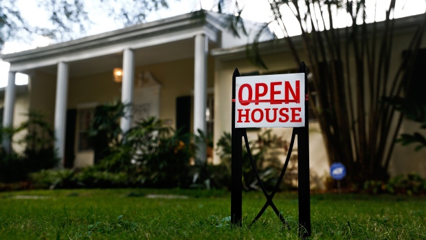 Ontario real estate association calls for halt to open houses as COVID-19 cases rise