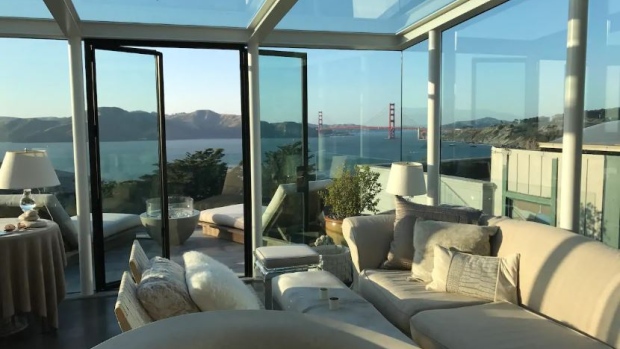 Looking glass penthouse in San Francisco