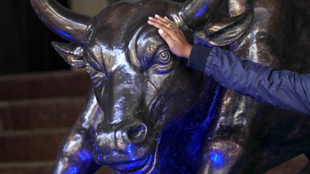 A bronze bull statue at the Bombay Stock Exchange (BSE). 
