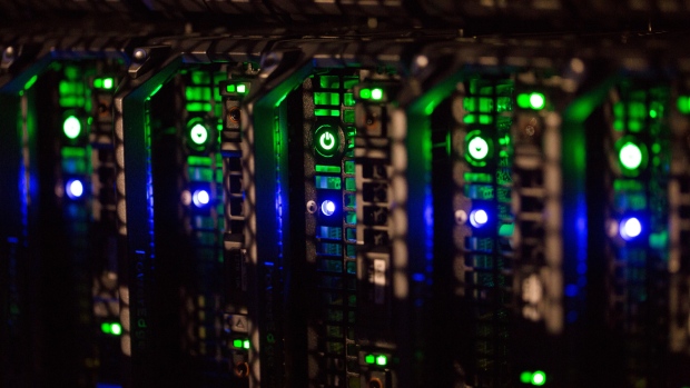 Lights illuminate control buttons on rack server devices. 