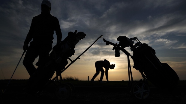 RYE, ENGLAND - JANUARY 04: A competitor plays his shot off the 9th tee during day two of the The President's Putter at Rye Golf Club on January 4, 2019 in Rye, England. (Photo by Naomi Baker/Getty Images)
