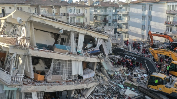 ELAZIG, TURKEY - JANUARY 26: Rescue workers work at the scene of a collapsed building on January 26, 2020 in Elazig, Turkey. The 6.8-magnitude earthquake injured more than 1600 people and left some 30 trapped in the wreckage of toppled buildings. Turkey sits on top of two major fault-lines and earthquakes are frequent in the country. (Photo by Burak Kara/Getty Images)