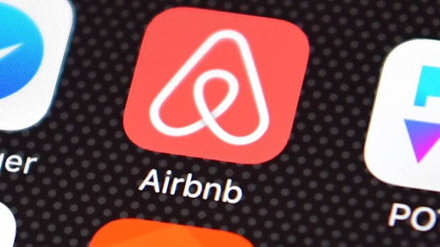 LONDON, ENGLAND - AUGUST 03: The Airbnb app logo is displayed on an iPhone on August 3, 2016 in London, England. (Photo by Carl Court/Getty Images) Photographer: Carl Court/Getty Images Europe