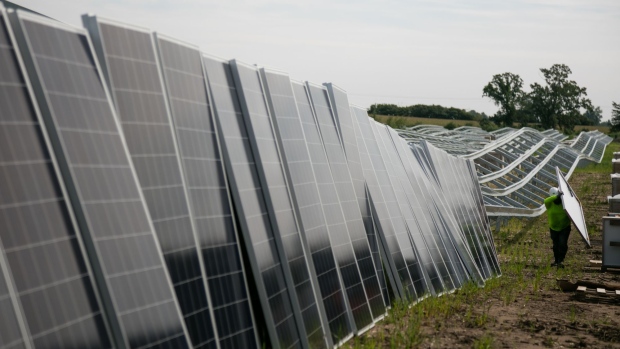 u-s-solar-workforce-could-be-cut-in-half-by-virus-group-says-bnn