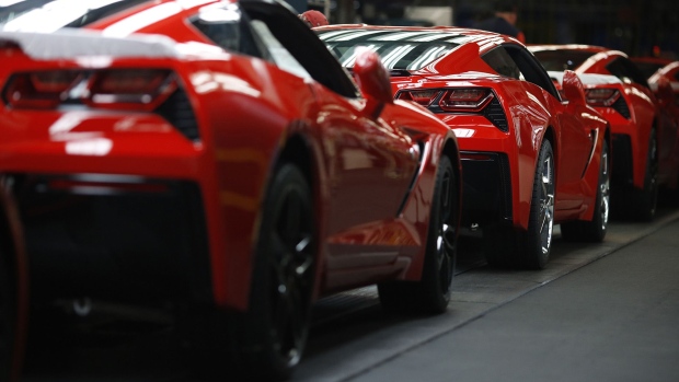 Chevrolet Corvette Stingrays sit on the production line at the General Motors Co. Bowling Green Assembly Plant in Bowling Green, Kentucky. Photographer: Luke Sharrett/Bloomberg
