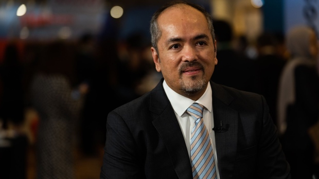 Alizakri Alias, chief executive officer of the Employees Provident Fund Board of Malaysia, attends a Bloomberg Television interview in Kuala Lumpur, Malaysia, on March 19, 2019. Malaysia's biggest pension fund sees opportunities amid uncertainties, said Alizakri.