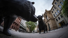 A bear statue faces a bull statue outside the Frankfurt Stock Exchange, operated by Deutsche Boerse AG, in Frankfurt, Germany, on Tuesday, April 28, 2020. The European Central Bank’s response to the coronavirus has calmed markets while setting it on a path that could test its commitment to the mission to keep prices stable. Photographer: Peter Juelich/Bloomberg