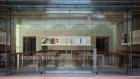 An Apple Inc. store stands temporarily closed in Miami Beach. Photographer: Jayme Gershen/Bloomberg