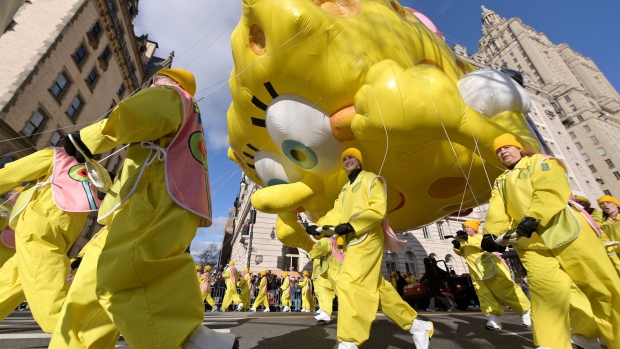 NEW YORK, NEW YORK - NOVEMBER 28: The SpongeBob SquarePants & Gary balloon floats low down the parade route during the 93rd Annual Macy's Thanksgiving Day Parade on November 28, 2019 in New York City. (Photo by Michael Loccisano/Getty Images)