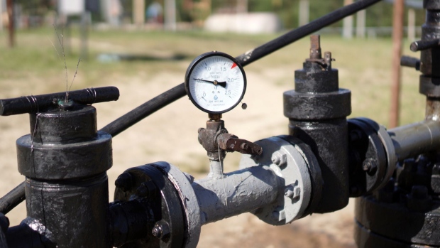 A gas meter gauge stands at the oil and gas field processing and drilling site operated by Ukrnafta PJSC in Boryslav, Lviv region, Ukraine, on Thursday, July 4, 2019. Ukrnafta co-owner, Naftogaz JSC, the largest gas supplier in the country of 42 million people, is seeking funds to accelerate gas purchases ahead of the heating season and a potential disruption of gas transit by Russia’s Gazprom PJSC from the start of 2020. Photographer: Vincent Mundy/Bloomberg