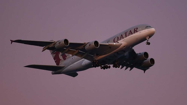 SYDNEY, AUSTRALIA - AUGUST 19: A Qatar Airways Airbus A380 comes in to land on August 19, 2018 in Sydney, Australia. (Photo by Ryan Pierse/Getty Images) Photographer: Ryan Pierse/Getty Images AsiaPac