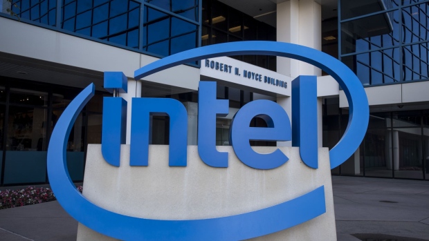 Intel Corp. signage is displayed in front of the company's headquarters in Santa Clara, California, U.S., on Monday, Oct. 17, 2016. Intel is expected to release earnings figures on October 18. Photographer: David Paul Morris/Bloomberg