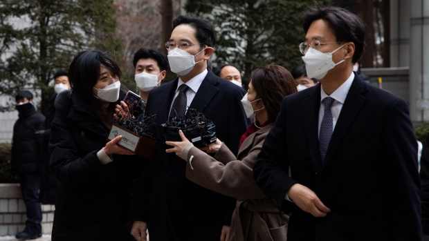 Jay Y. Lee arrives at the Seoul High Court on Jan. 18.