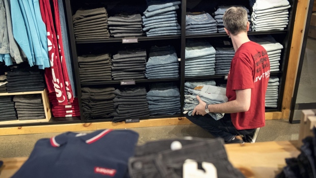 Levi's shares rise as strong demand prompts forecast boost - BNN Bloomberg