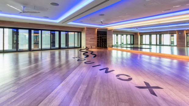 Equinox Hudson Yards is the brand’s truest realization of its holistic lifestyle promise, giving members access to signature group fitness classes, a 25-yard indoor salt water pool, hot and cold plunge pools and a 15,000 square foot outdoor leisure pool and sundeck.