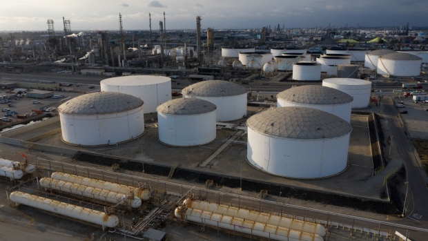 Above ground petroleum storage tanks at the Valero Energy Corp. Wilmington Refinery in Wilmington, California, U.S., on Wednesday, April 21, 2021. Oil fell for a second day with an increase in U.S. crude inventories compounding concerns around a choppy global demand recovery. Photographer: Bing Guan/Bloomberg